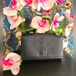 Tory burch wallet crossbody
